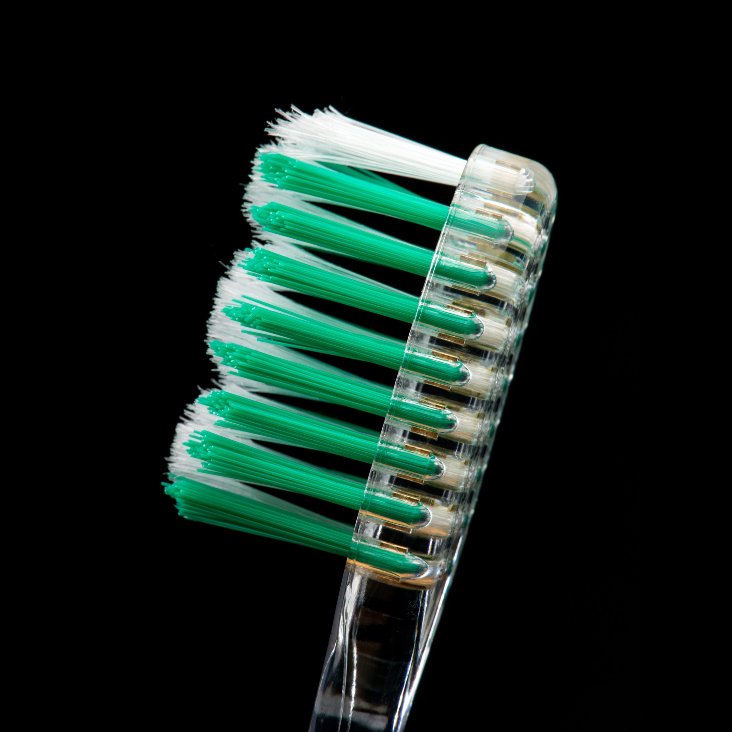 Toothbrushes4_green-white0090-square